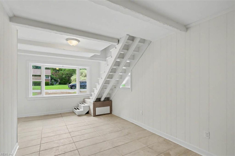 Photo 20 of 42 residential for sale in York County virginia