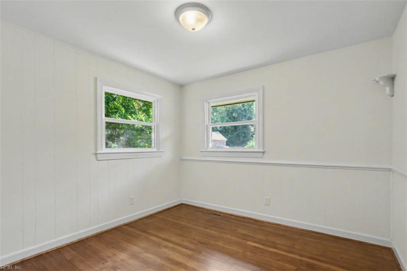 Photo 31 of 42 residential for sale in York County virginia