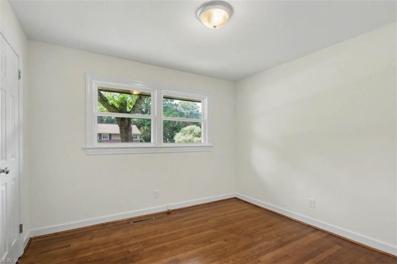 Photo 34 of 42 residential for sale in York County virginia