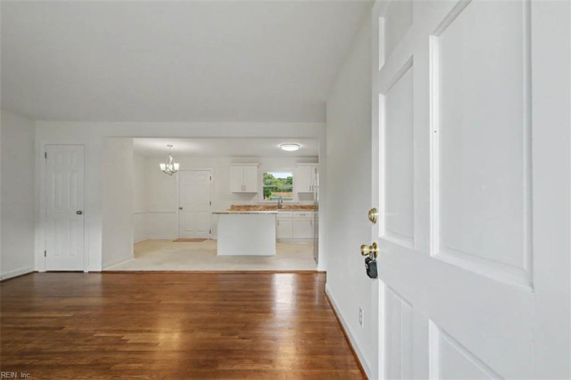Photo 6 of 42 residential for sale in York County virginia