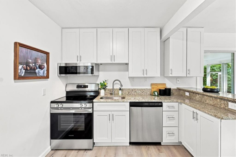 Photo 10 of 34 residential for sale in Norfolk virginia