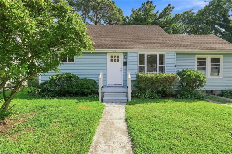 Photo 2 of 34 residential for sale in Norfolk virginia