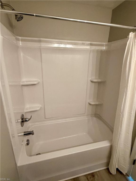 Photo 13 of 27 residential for sale in Norfolk virginia