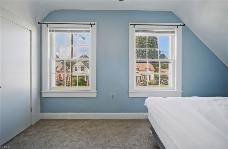 Photo 15 of 19 residential for sale in Portsmouth virginia