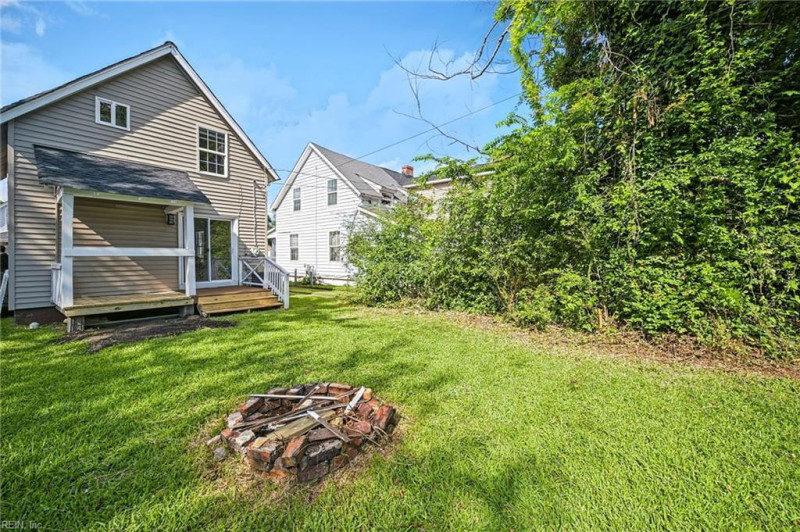 Photo 18 of 19 residential for sale in Portsmouth virginia