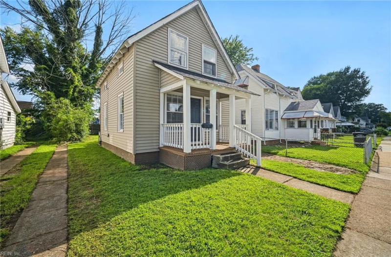 Photo 2 of 19 residential for sale in Portsmouth virginia
