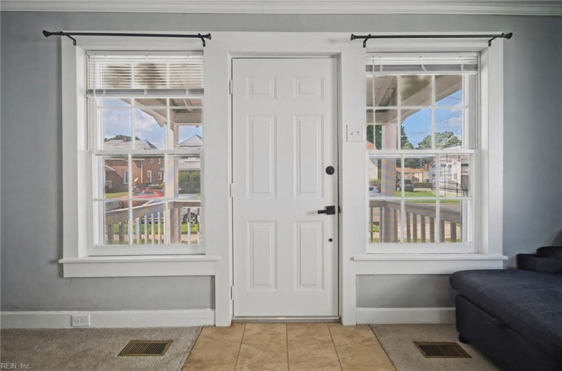 Photo 4 of 19 residential for sale in Portsmouth virginia
