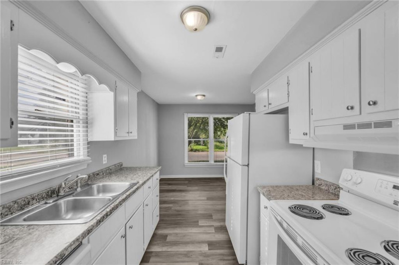 Photo 5 of 14 residential for sale in Portsmouth virginia