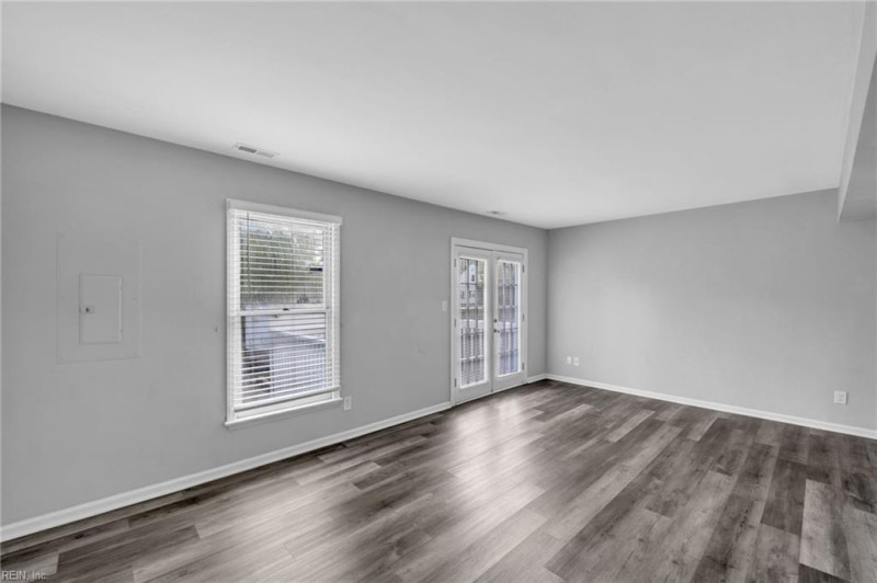 Photo 7 of 14 residential for sale in Portsmouth virginia