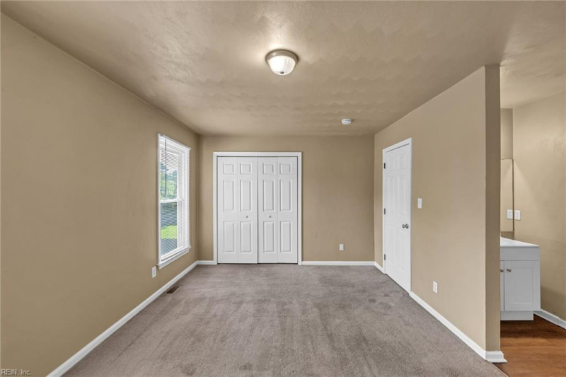Photo 11 of 12 residential for sale in Portsmouth virginia