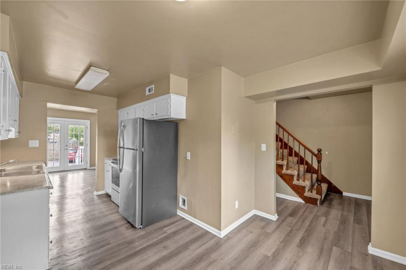 Photo 4 of 12 residential for sale in Portsmouth virginia