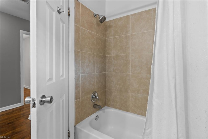 Photo 20 of 29 residential for sale in Hampton virginia