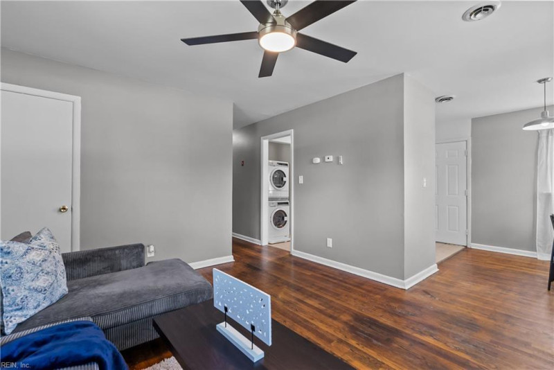 Photo 4 of 29 residential for sale in Hampton virginia