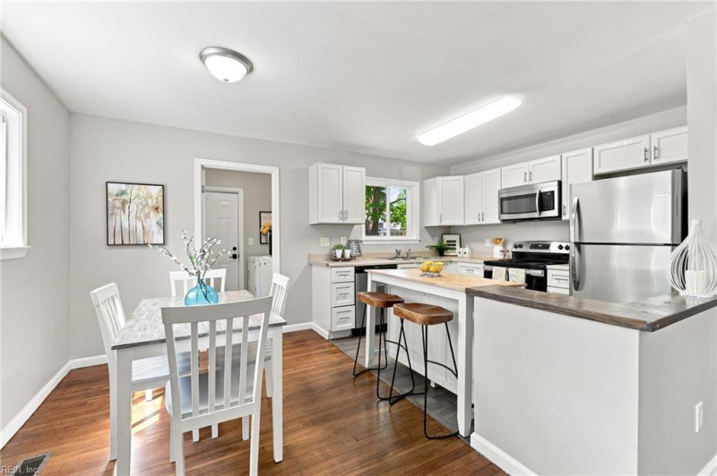 Photo 10 of 31 residential for sale in Hampton virginia