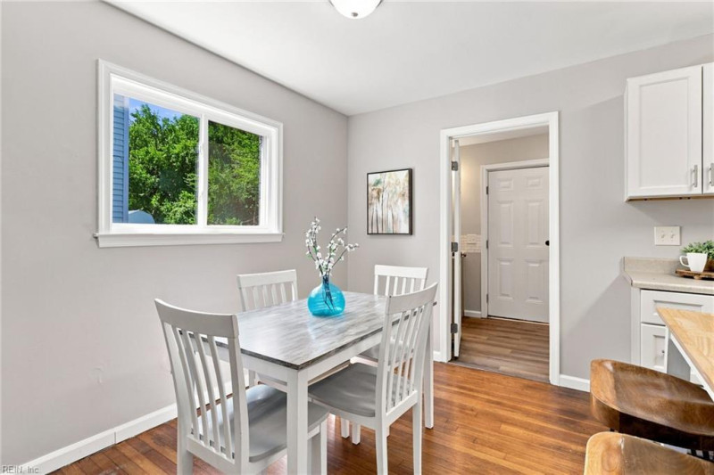 Photo 11 of 31 residential for sale in Hampton virginia