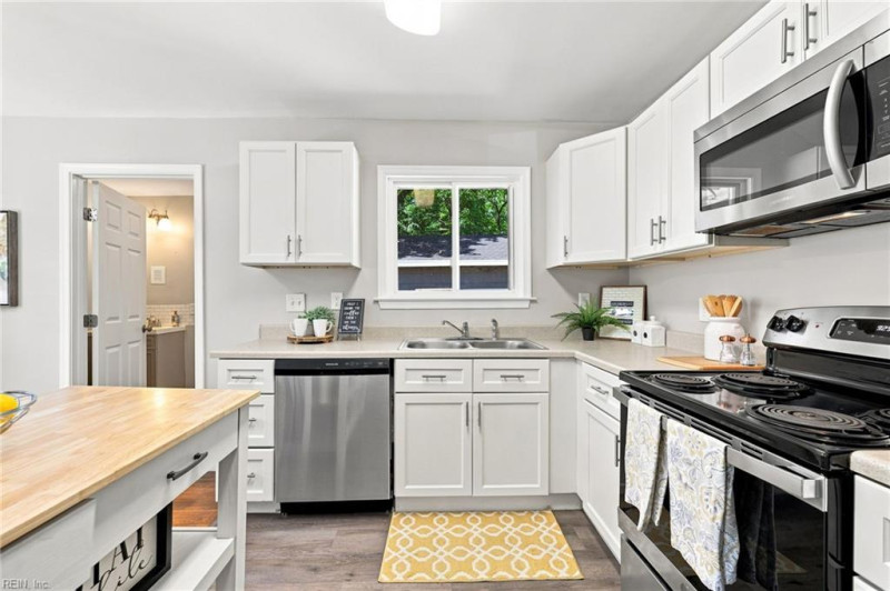 Photo 16 of 31 residential for sale in Hampton virginia
