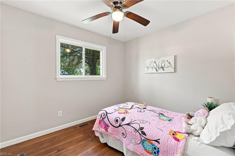 Photo 18 of 31 residential for sale in Hampton virginia