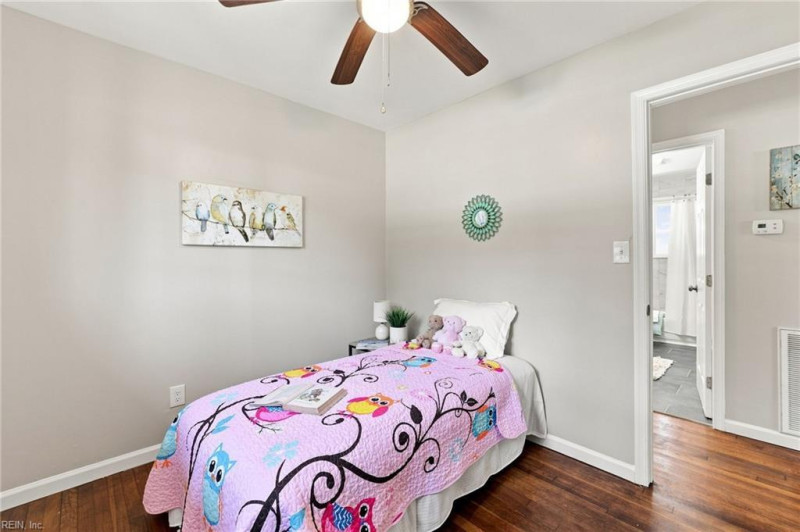 Photo 19 of 31 residential for sale in Hampton virginia