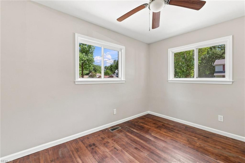 Photo 20 of 31 residential for sale in Hampton virginia