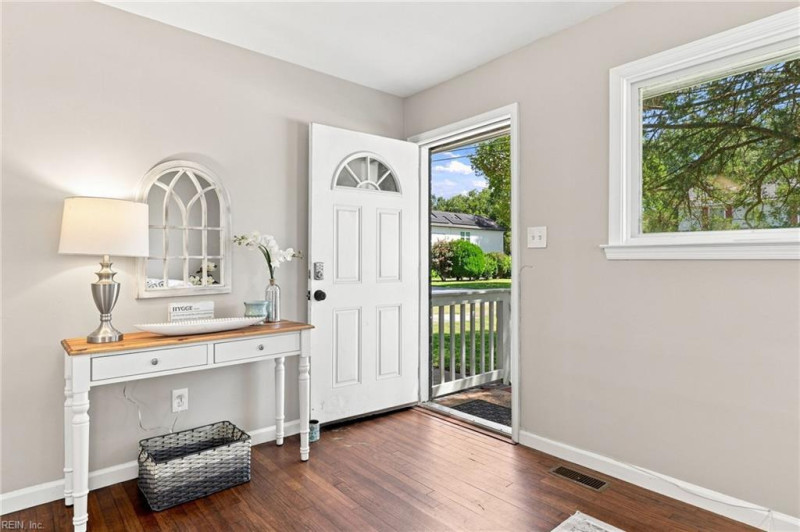 Photo 3 of 31 residential for sale in Hampton virginia