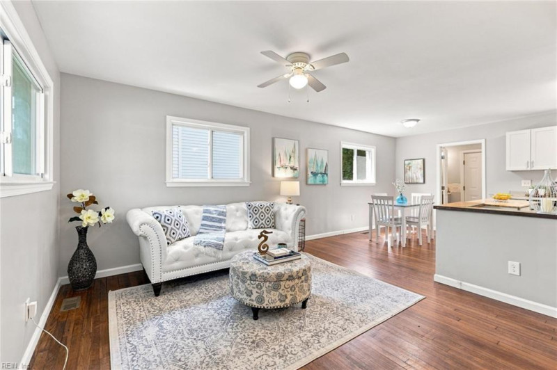Photo 4 of 31 residential for sale in Hampton virginia