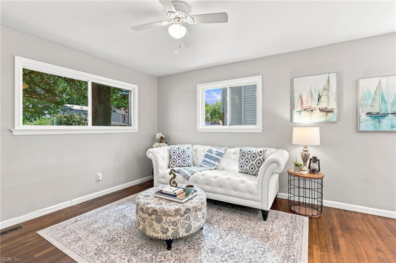Photo 6 of 31 residential for sale in Hampton virginia