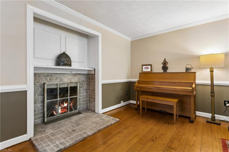 Photo 12 of 41 residential for sale in Hampton virginia