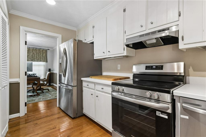 Photo 16 of 41 residential for sale in Hampton virginia