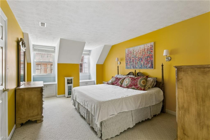 Photo 26 of 41 residential for sale in Hampton virginia