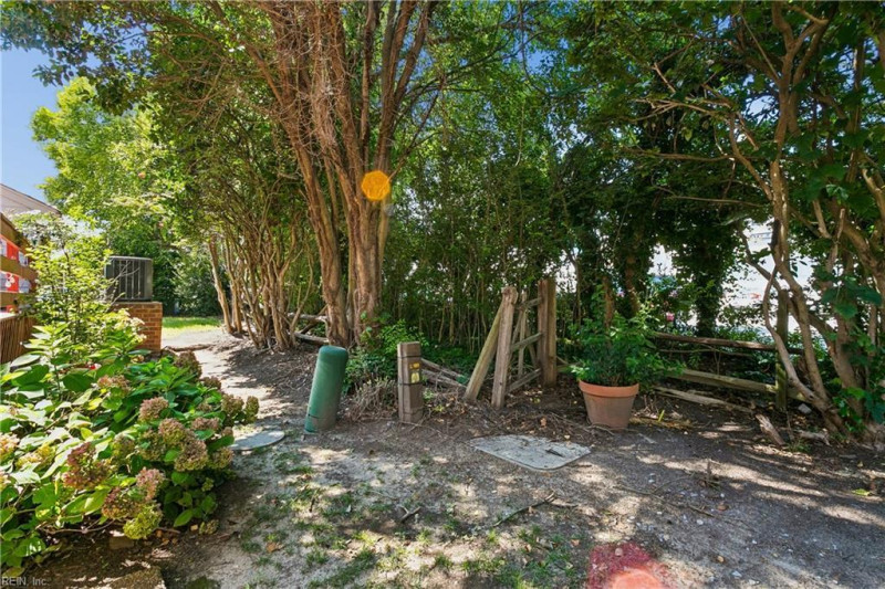 Photo 36 of 41 residential for sale in Hampton virginia