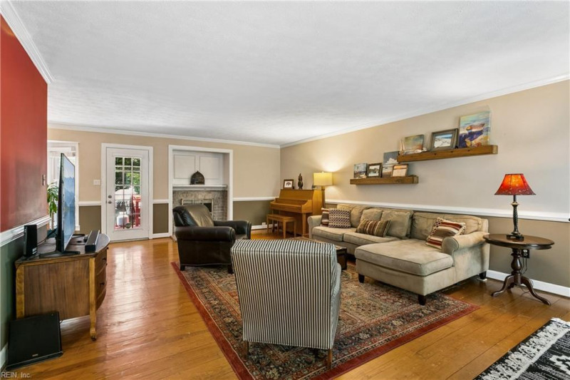 Photo 8 of 41 residential for sale in Hampton virginia