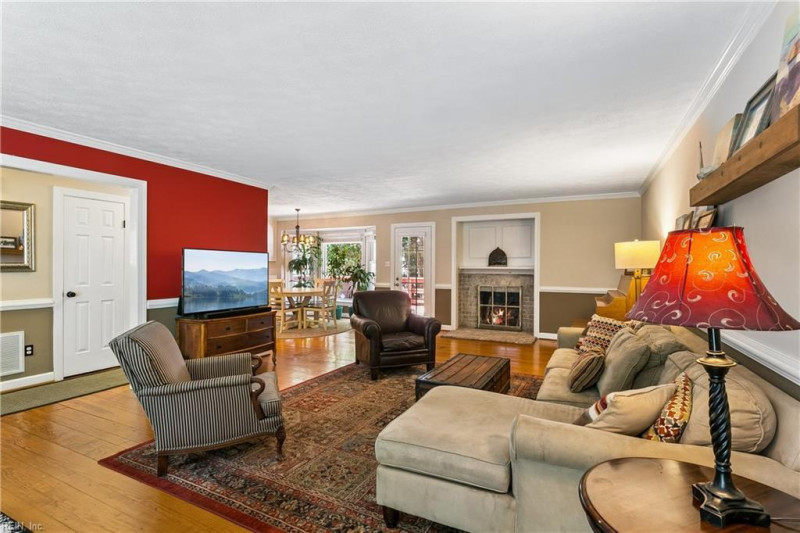 Photo 9 of 41 residential for sale in Hampton virginia