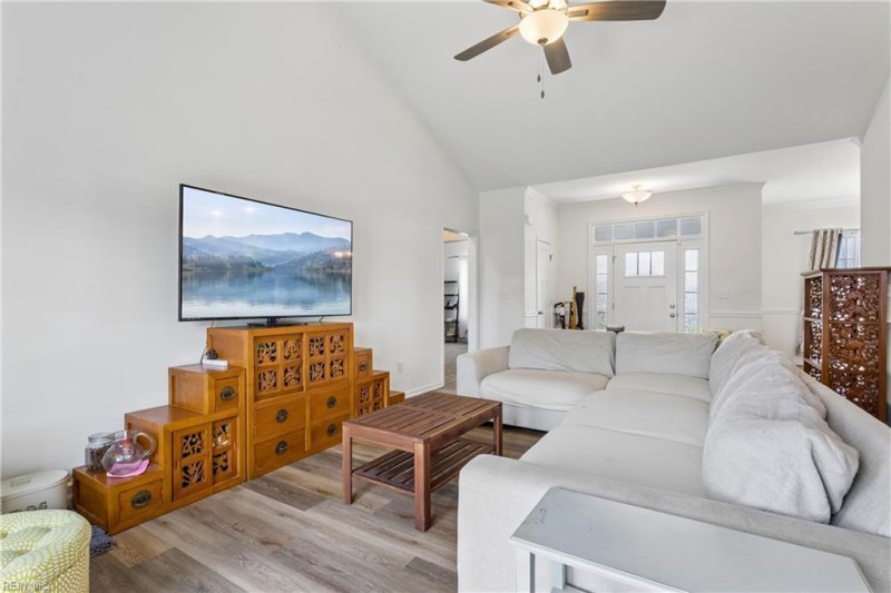 Photo 12 of 43 residential for sale in Chesapeake virginia