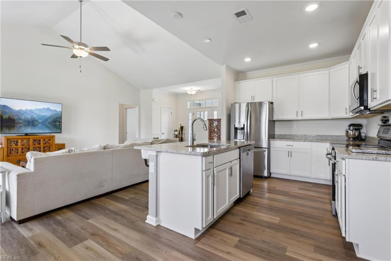 Photo 14 of 43 residential for sale in Chesapeake virginia