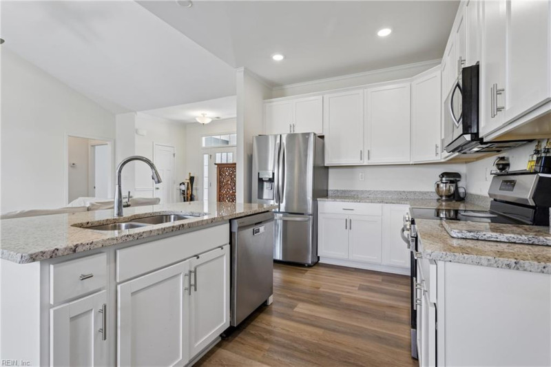 Photo 15 of 43 residential for sale in Chesapeake virginia