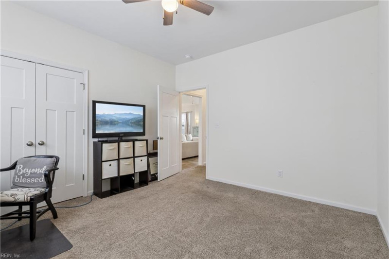 Photo 20 of 43 residential for sale in Chesapeake virginia