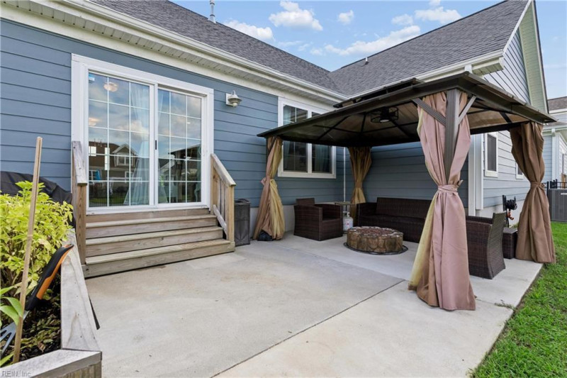 Photo 30 of 43 residential for sale in Chesapeake virginia