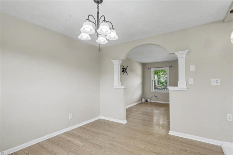 Photo 11 of 37 residential for sale in Virginia Beach virginia