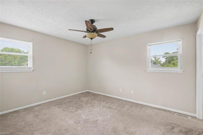 Photo 18 of 37 residential for sale in Virginia Beach virginia
