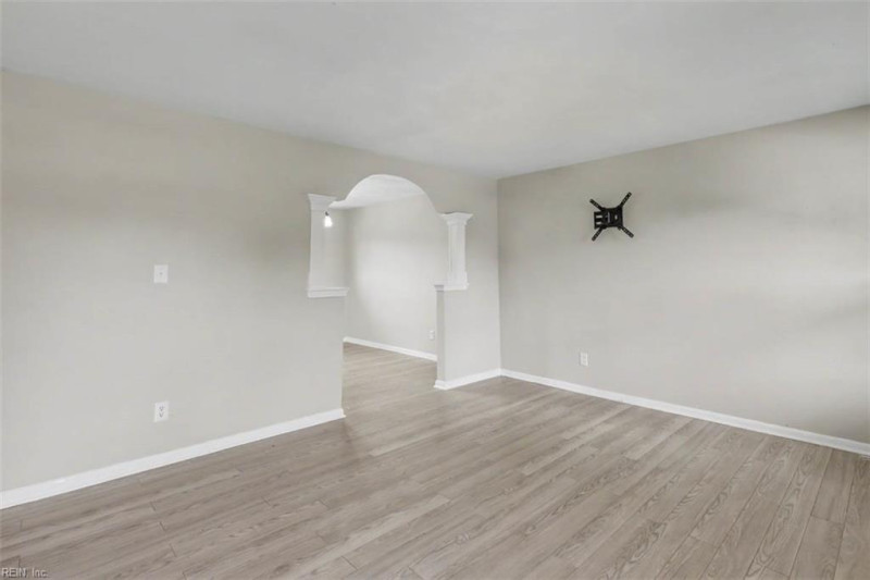 Photo 5 of 37 residential for sale in Virginia Beach virginia