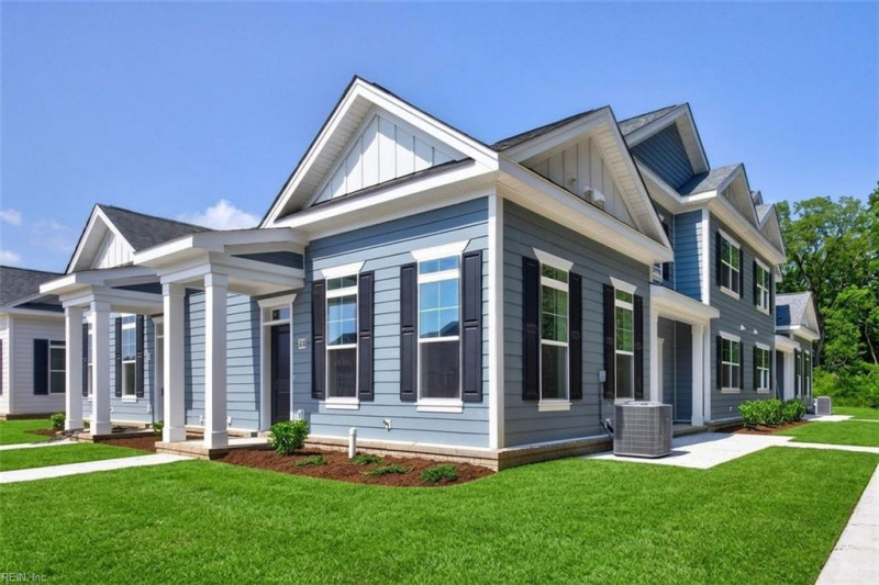 Photo 2 of 18 residential for sale in Chesapeake virginia