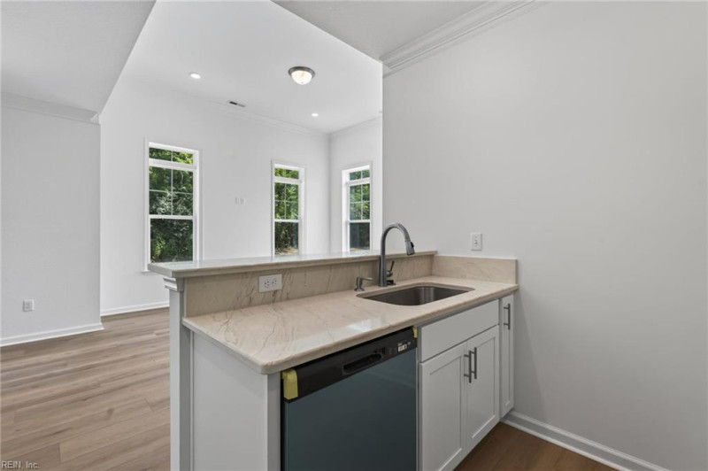 Photo 8 of 18 residential for sale in Chesapeake virginia