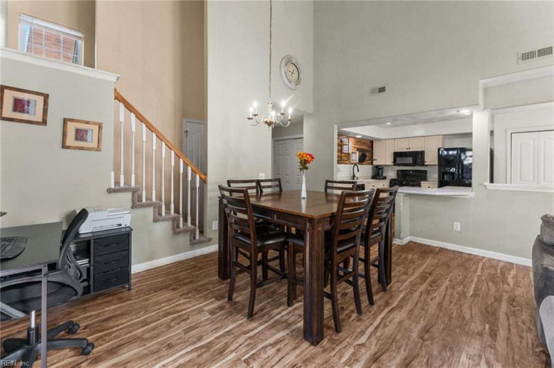 Photo 10 of 43 residential for sale in York County virginia