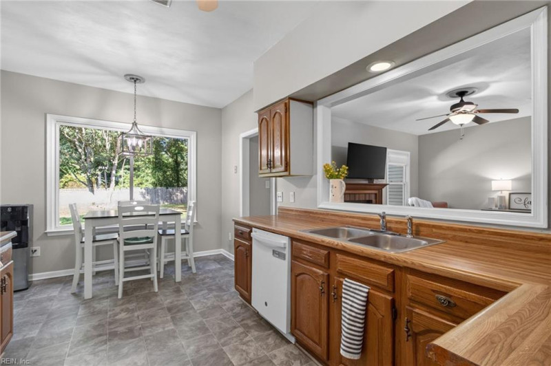 Photo 22 of 36 residential for sale in Chesapeake virginia