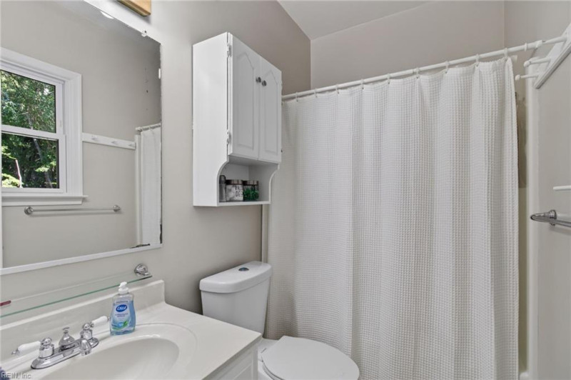 Photo 24 of 36 residential for sale in Chesapeake virginia