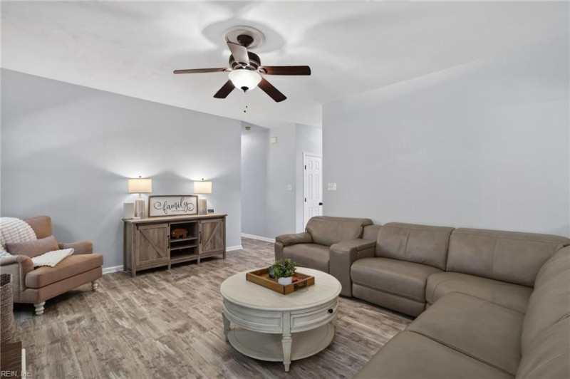 Photo 6 of 36 residential for sale in Chesapeake virginia