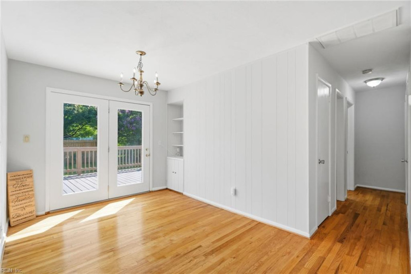 Photo 11 of 30 residential for sale in Virginia Beach virginia