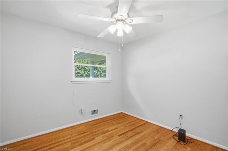 Photo 17 of 30 residential for sale in Virginia Beach virginia
