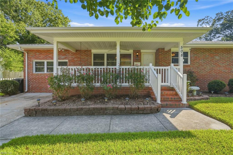 Photo 3 of 30 residential for sale in Virginia Beach virginia