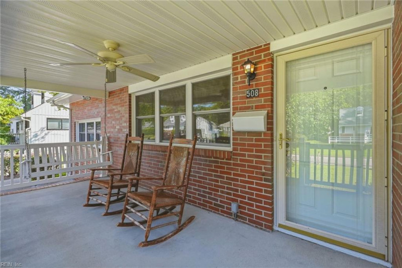 Photo 4 of 30 residential for sale in Virginia Beach virginia